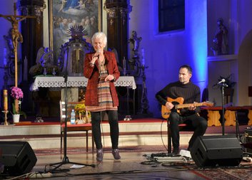 Charita Vsetín uspořádala předadventní Benefiční koncert na podporu renovace zahrady
