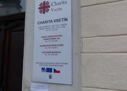 Finanční příspěvek na podporu Tříkrálové sbírky můžete přinést do sídla Charity Vsetín na Horním náměstí 134.