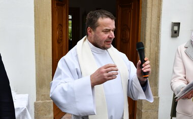Terénní sociální služby Charity Vsetín v nových vozech (Foto: Radomír Dolanský)