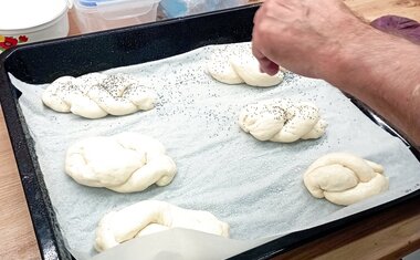 Květen – jak jsme pekli housky