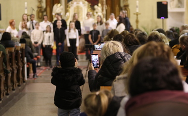 Adventní koncert ZUŠ Kostka na podporu Charity Vsetín