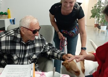 Návštěva „psí terapeutky“ Carmen 