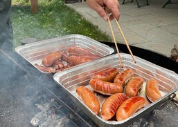 Opékání špekáčků