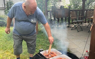 Opékání špekáčků