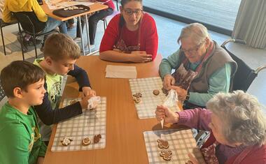 Pečení perníčků v Ratiboři propojilo generace