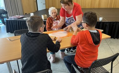 Pečení perníčků v Ratiboři propojilo generace