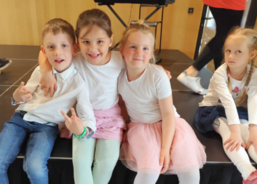 Děti z mateřské školy v Hošťálkové potěšily seniory svým vystoupením