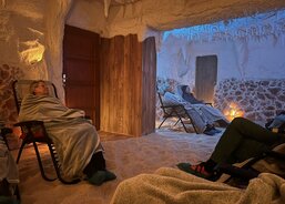 Senioři navštívili solnou jeskyni