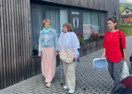 Vystoupení školáčků a návštěva knihovny potěšila seniory ratibořského stacionáře