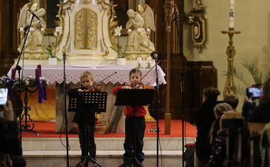 Adventní koncert ZUŠ Kostka na podporu Charity Vsetín