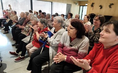Oslava Dne matek přinesla radost, hudbu i mezigenerační propojení 